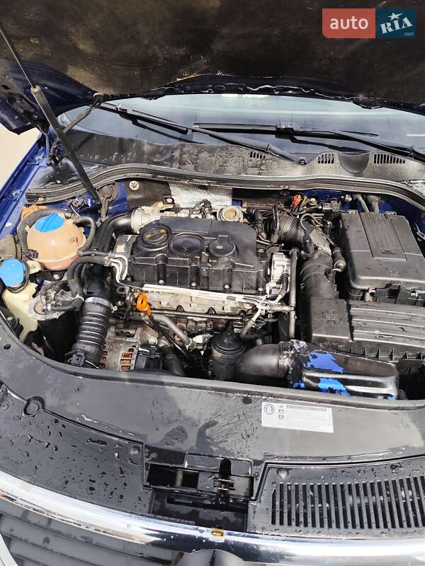 Универсал Volkswagen Passat 2006 в Староконстантинове