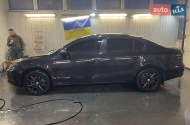 Седан Volkswagen Passat 2012 в 