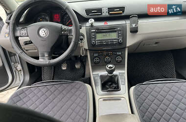 Седан Volkswagen Passat 2005 в 