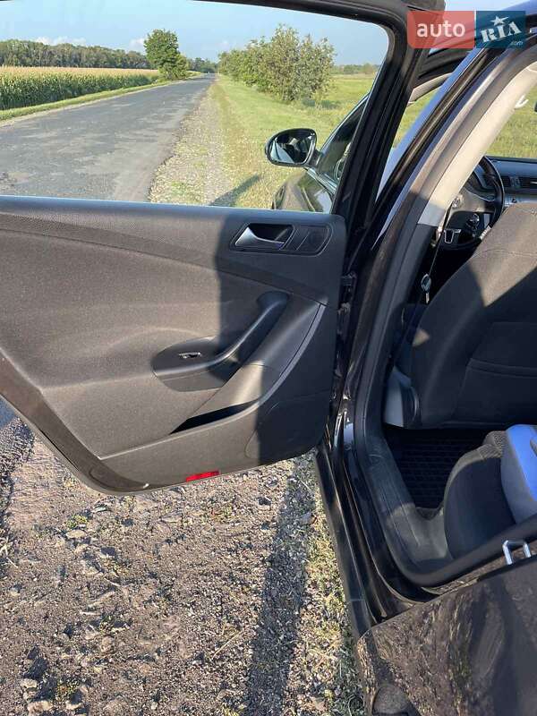 Седан Volkswagen Passat 2009 в Полтаве