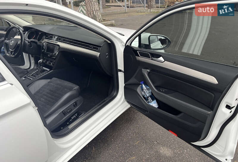 Седан Volkswagen Passat 2015 в Одесі