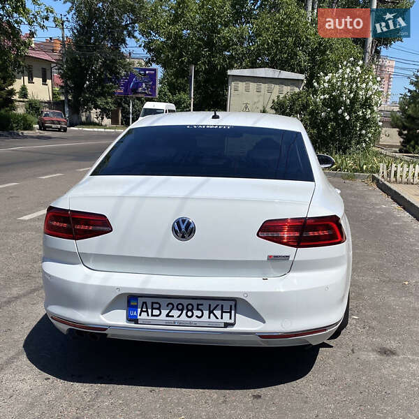 Седан Volkswagen Passat 2015 в Одесі