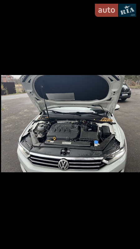Седан Volkswagen Passat 2015 в Одесі
