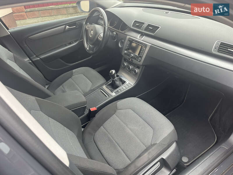 Универсал Volkswagen Passat 2014 в Ровно