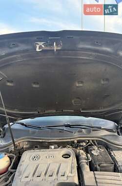 Седан Volkswagen Passat 2011 в 