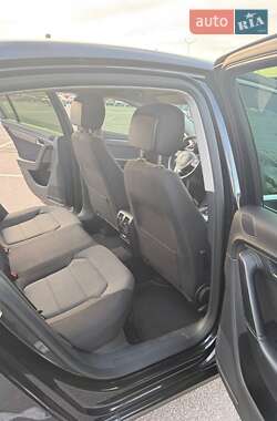 Седан Volkswagen Passat 2011 в 