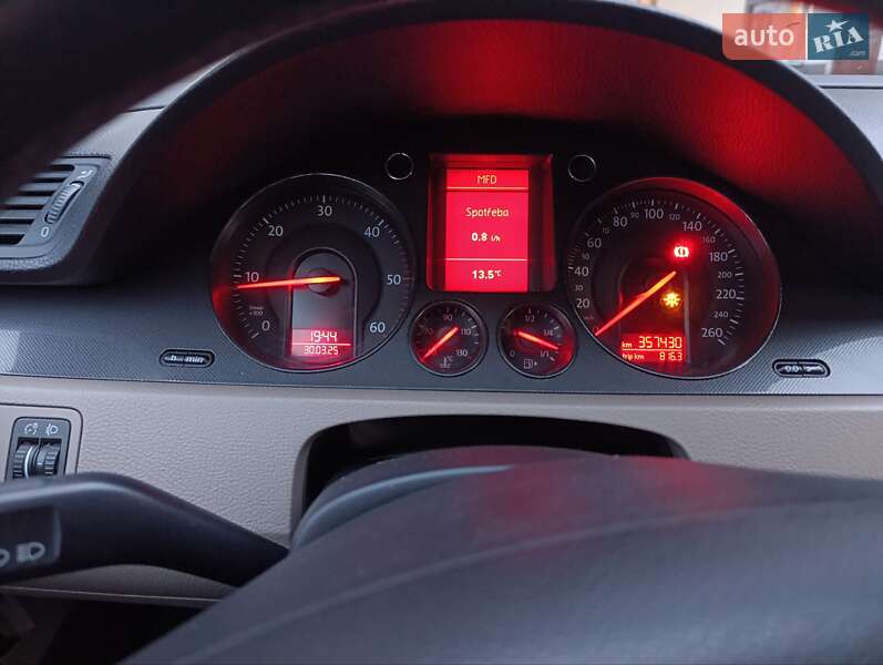 Универсал Volkswagen Passat 2006 в Теофиполе