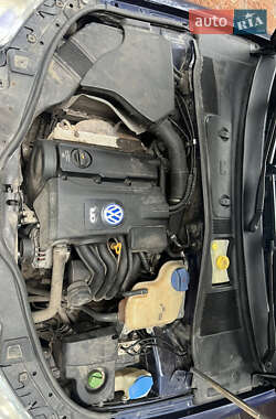 Седан Volkswagen Passat 2003 в 