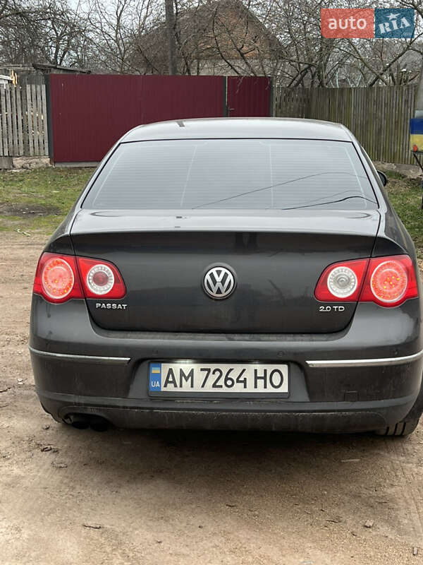 Седан Volkswagen Passat 2005 в Черняхові