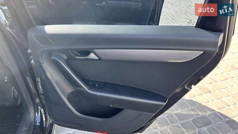 Универсал Volkswagen Passat 2013 в Киеве