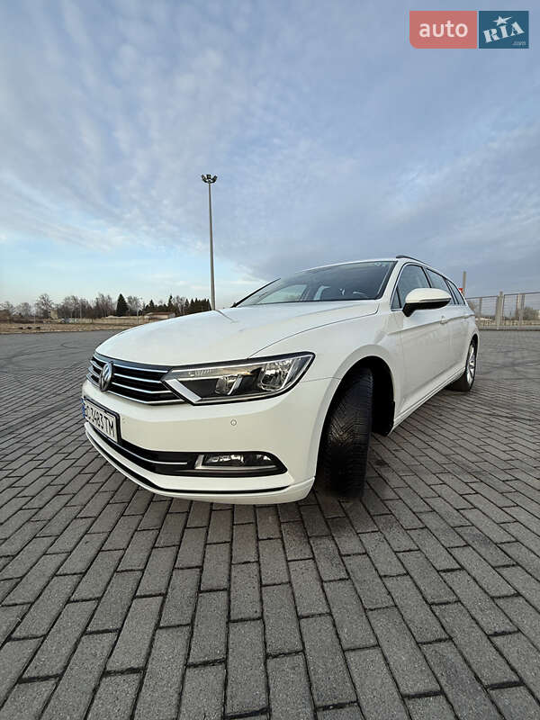 Универсал Volkswagen Passat 2018 в Львове