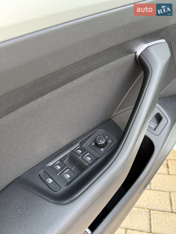 Универсал Volkswagen Passat 2018 в Львове