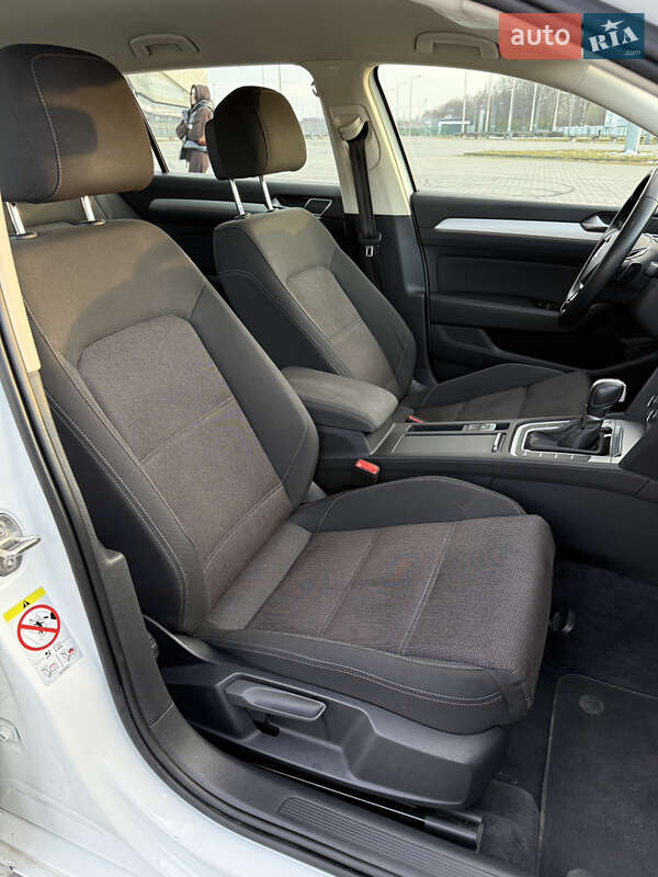 Универсал Volkswagen Passat 2018 в Львове
