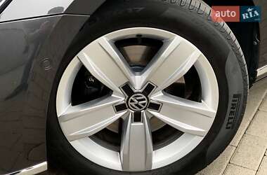 Универсал Volkswagen Passat 2020 в Сваляве