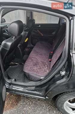 Седан Volkswagen Passat 2001 в 