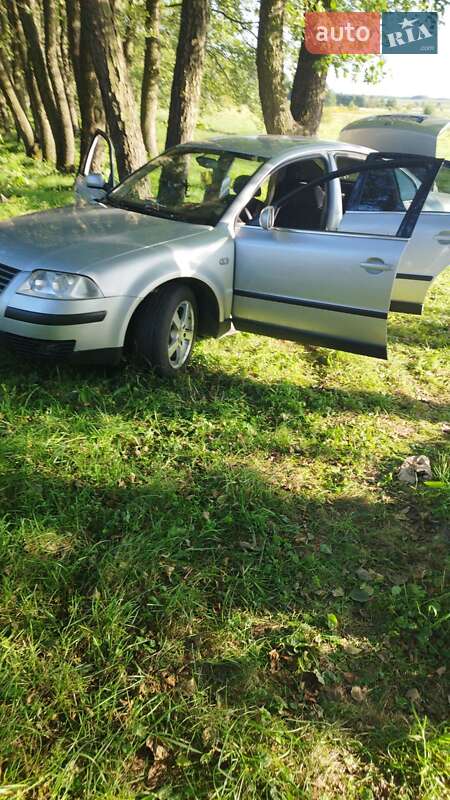Седан Volkswagen Passat 2003 в Виннице