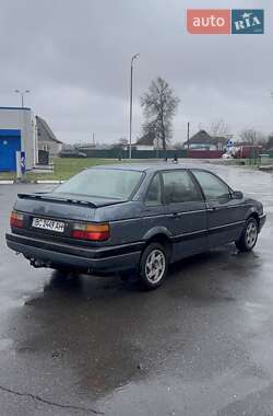 Седан Volkswagen Passat 1988 в 