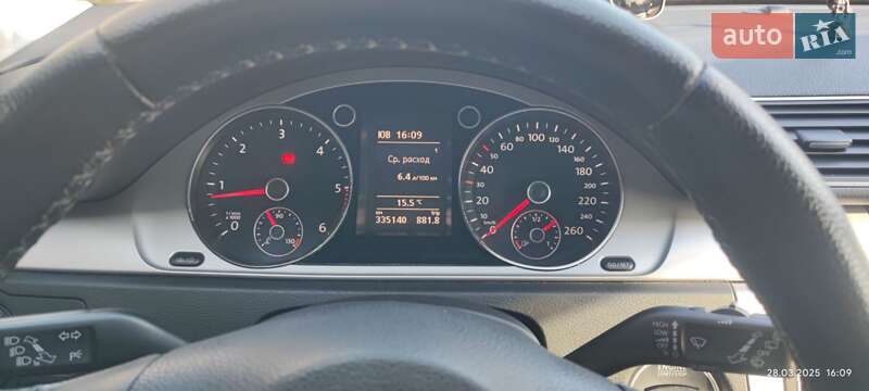 Универсал Volkswagen Passat 2012 в Житомире