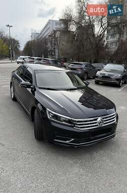 Седан Volkswagen Passat 2017 в 