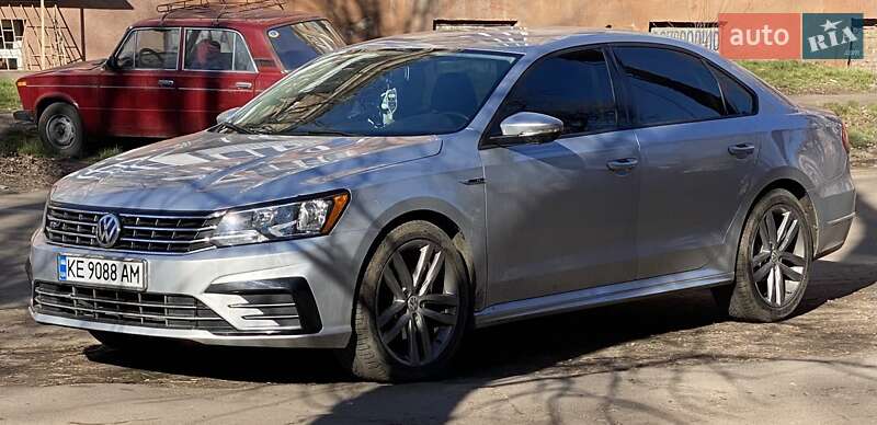 Седан Volkswagen Passat 2018 в Кривом Роге