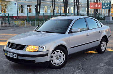 Седан Volkswagen Passat 2000 в 