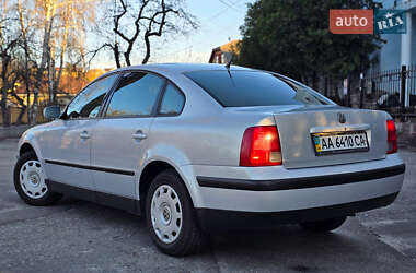 Седан Volkswagen Passat 2000 в 