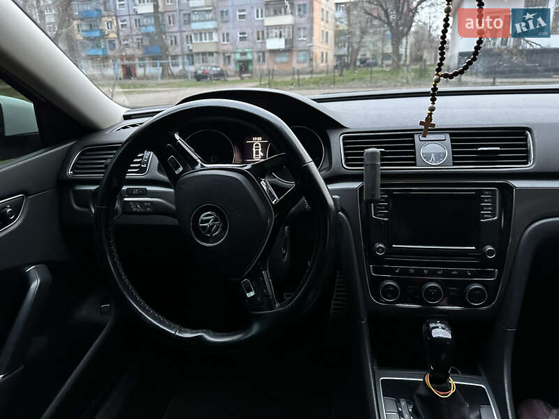 Седан Volkswagen Passat 2016 в Кривому Розі