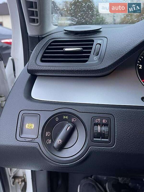 Универсал Volkswagen Passat 2010 в Одессе