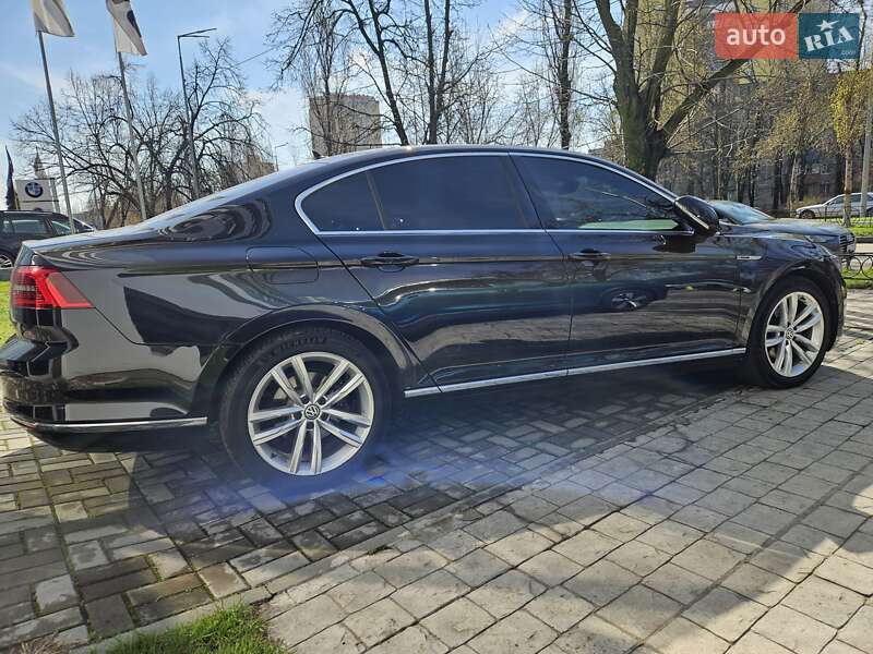Седан Volkswagen Passat 2017 в Києві