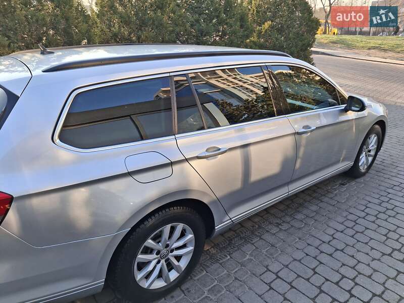 Универсал Volkswagen Passat 2017 в Львове