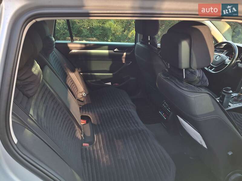 Универсал Volkswagen Passat 2017 в Львове