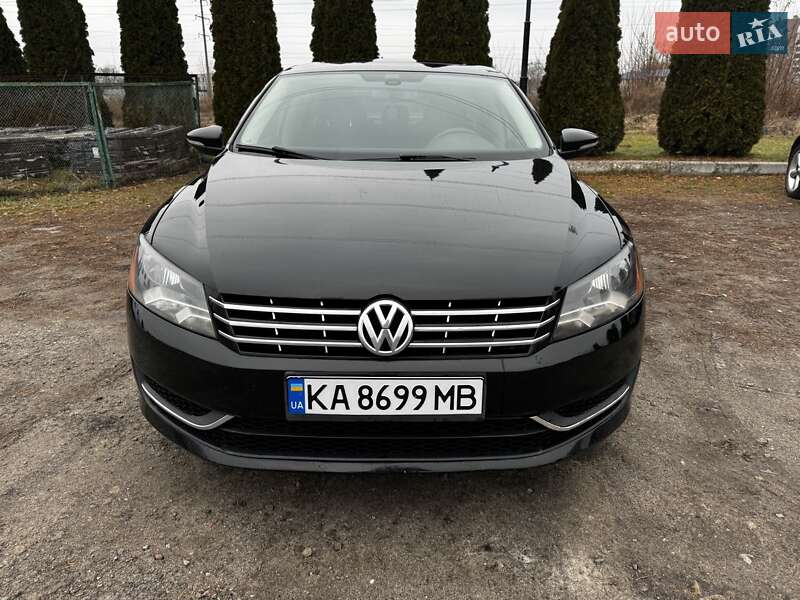 Седан Volkswagen Passat 2012 в Киеве
