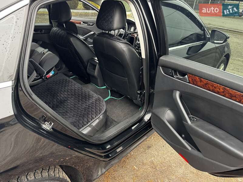 Седан Volkswagen Passat 2012 в Киеве
