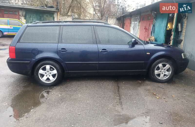 Універсал Volkswagen Passat 1998 в Києві