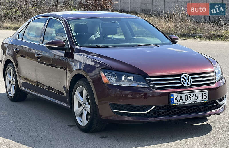 Седан Volkswagen Passat 2012 в Києві