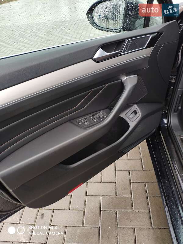 Седан Volkswagen Passat 2021 в Шепетовке