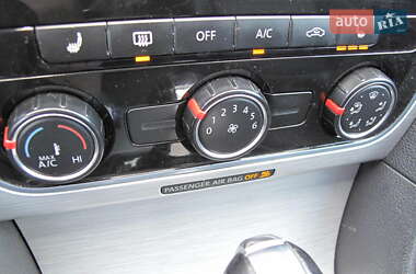 Седан Volkswagen Passat 2012 в 