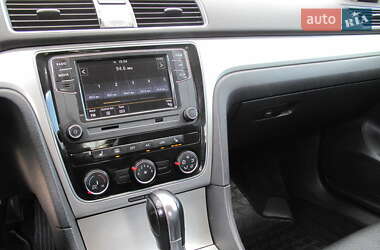 Седан Volkswagen Passat 2012 в 