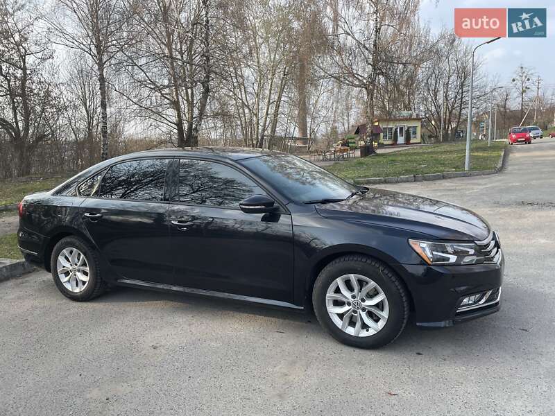Седан Volkswagen Passat 2018 в Золочеве