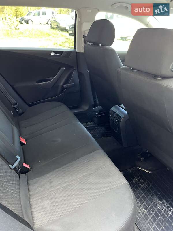 Универсал Volkswagen Passat 2005 в Новояворовске фото 6 Универсал Volkswagen Passat 2005 в Новояворовске