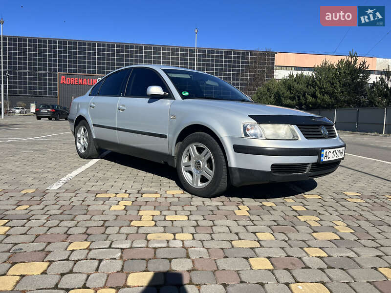 Седан Volkswagen Passat 1998 в 
