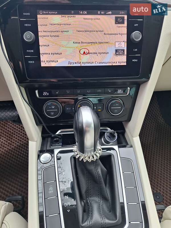 Седан Volkswagen Passat 2017 в Киеве