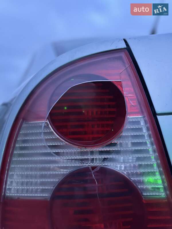 Седан Volkswagen Passat 2004 в Киеве