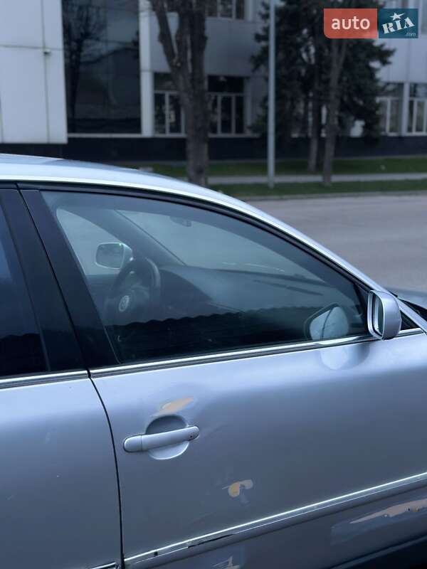 Седан Volkswagen Passat 2004 в Киеве