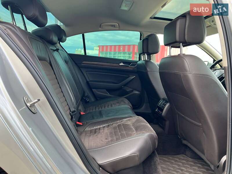 Седан Volkswagen Passat 2015 в Киеве