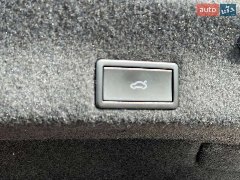 Седан Volkswagen Passat 2015 в Киеве
