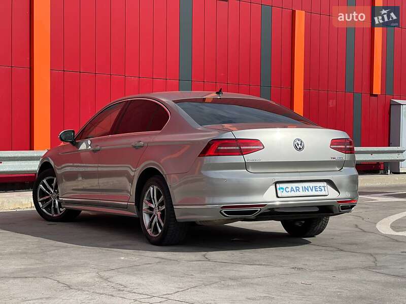 Седан Volkswagen Passat 2015 в Киеве