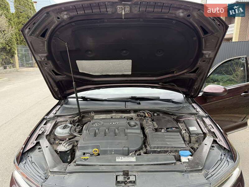 Седан Volkswagen Passat 2015 в Киеве
