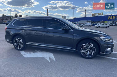 Универсал Volkswagen Passat 2017 в 