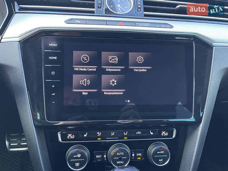 Универсал Volkswagen Passat 2017 в Житомире